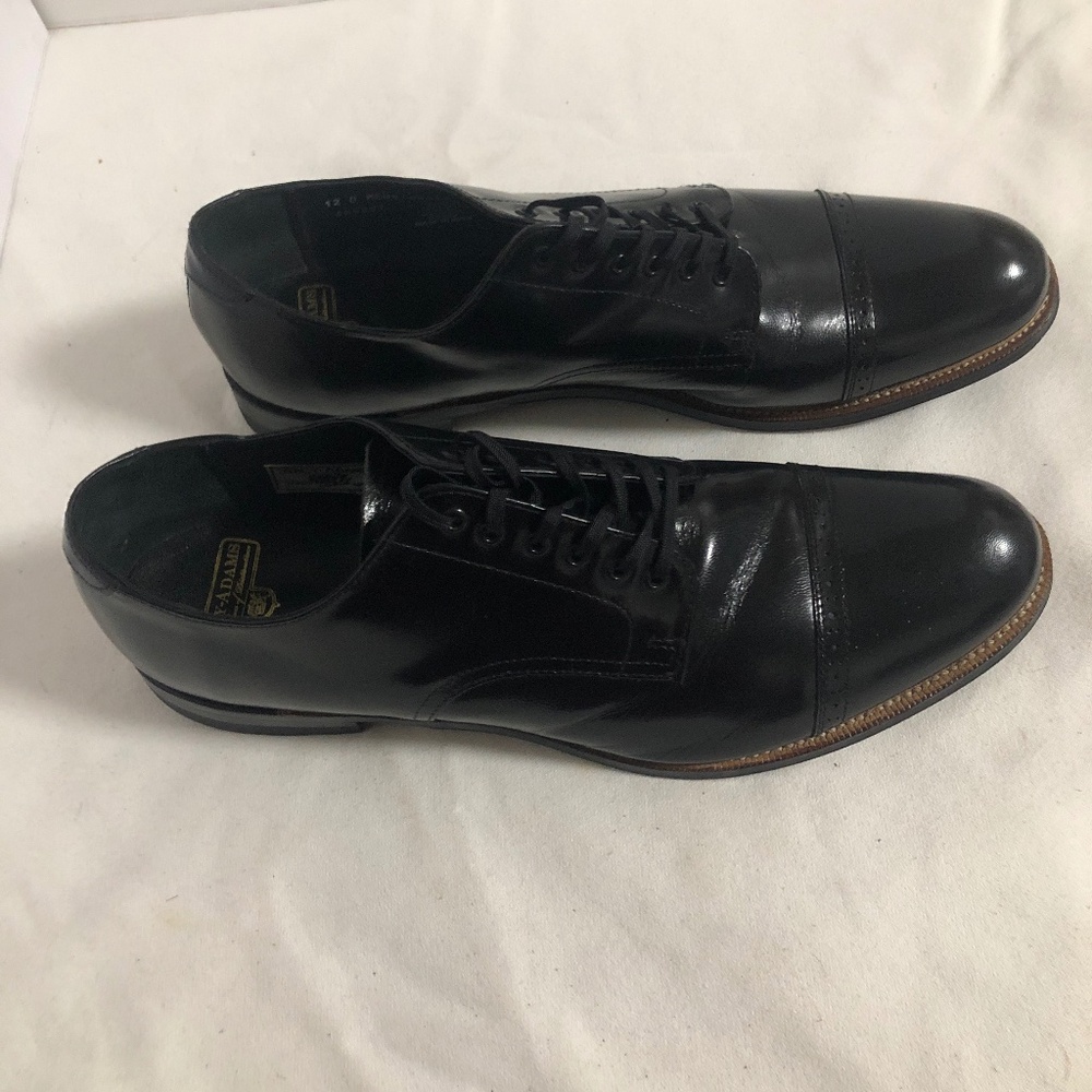 Stacy Adams Black Leather Wingtip - 37
Sold